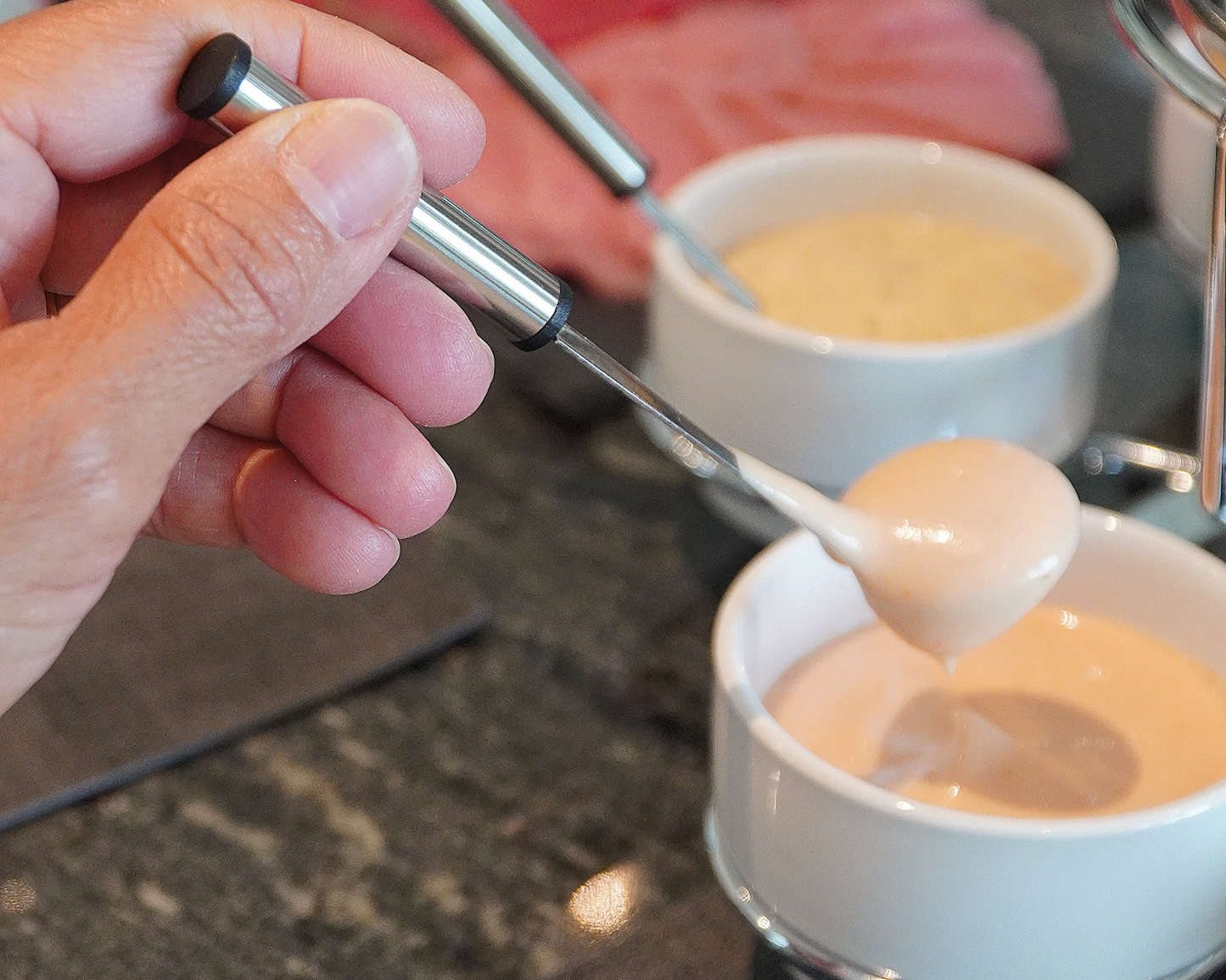 Fleischfondue-set mit Gabeln und Saucenschüsseln von rotel, www.rotel.swiss