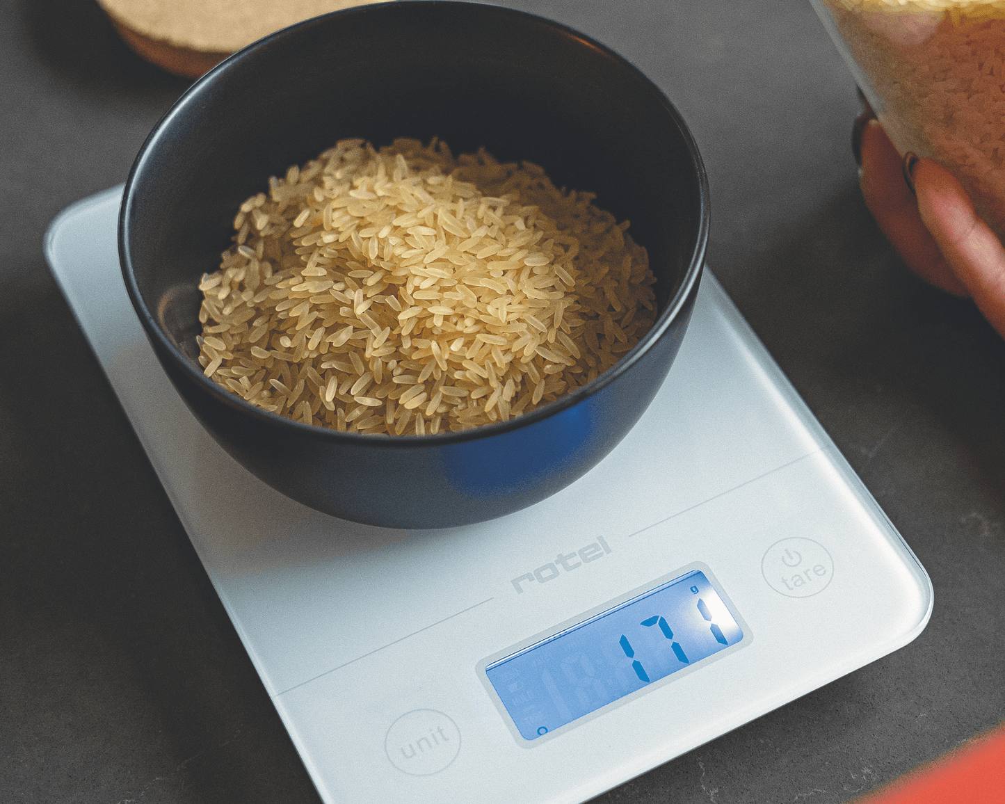 Küchenwaage weiss von rotel – Präzise & praktisch
Digitale Waage mit Tara-Funktion ✔ 1g-Feineinteilung ✔ Verschiedene Masseinheiten ✔ Abschaltautomatik für längere Batterielaufzeit ✔ Kostenloser Versand