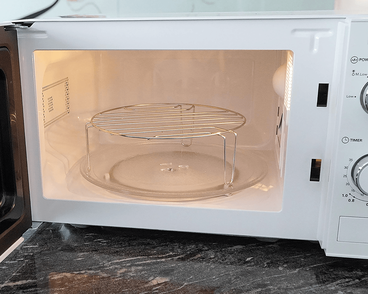 Mikrowelle mit Grillfunktion von rotel – Vielseitig & effizient
Mikrowelle mit 5 Leistungsstufen & Grillfunktion ✔ 20L Garraum & 25,5 cm Drehteller ✔ 35-Min-Timer & akustisches Signal ✔ 700W Mikrowelle, 1000W Grill