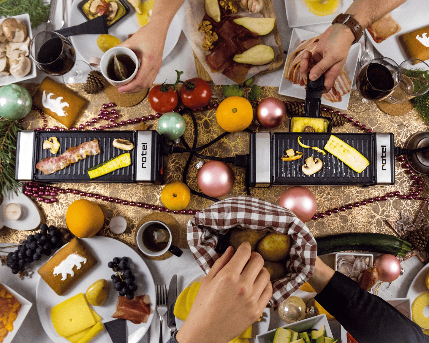 Raclette/Tischgrill «Connect» rotel – Flexibel für 2–4 Personen
Modulares Raclette für flexible Tischgrössen ✔ Verbindungskabel für 2er-Module ✔ Beidseitige Alu-Druckgussplatten ✔ Kostenloser Versand in der Schweiz.