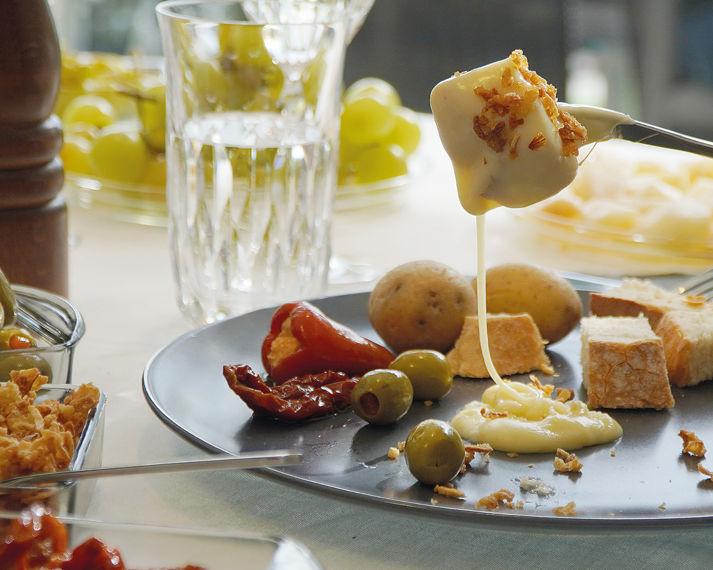 rotel Stilvolles Fondue-Set für Käse, Fleisch & Schokolade, www.rotel.swiss
