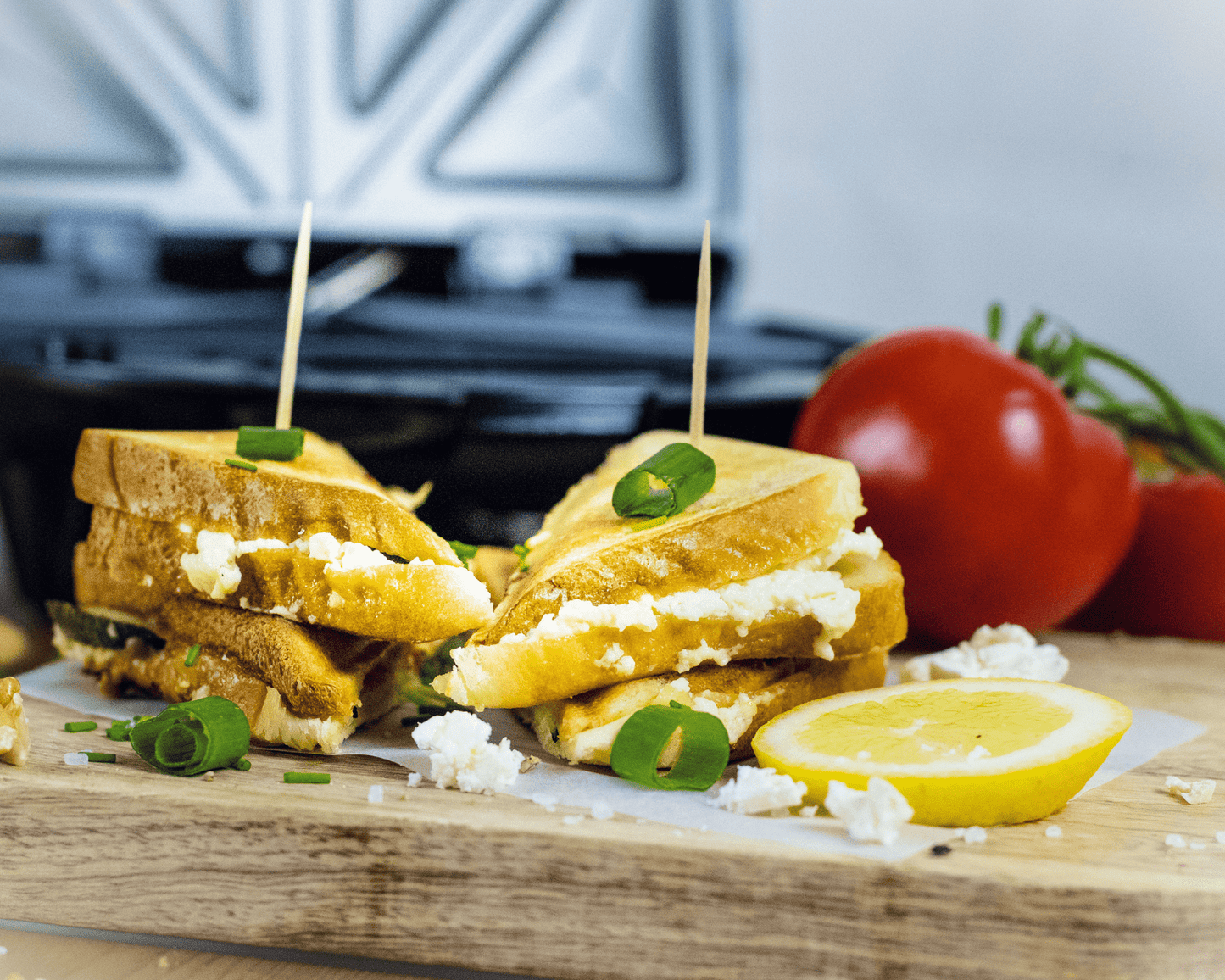 Sandwich-Toaster von rotel – Kompakt & benutzerfreundlich
Toaster für perfekt geteilte Sandwiches ✔ Einfache Bedienung & LED-Kontrolllampen ✔ Platzsparende, senkrechte Aufbewahrung ✔ Kostenloser Versand