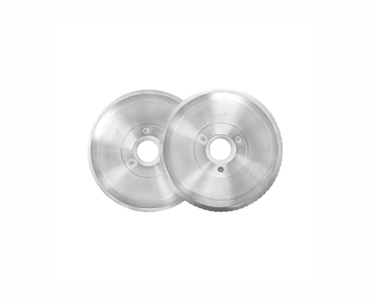 rotel |Allesschneider 17 cm – Mit Wellenschliff- & Fleischmesser

Präziser Allesschneider mit 17 cm Edelstahlmessern ✔ Stufenlose Schnittstärke bis 15 mm ✔ Grosse Auffangschale ✔ Ein-/Ausschalter ✔ Kostenloser Versand